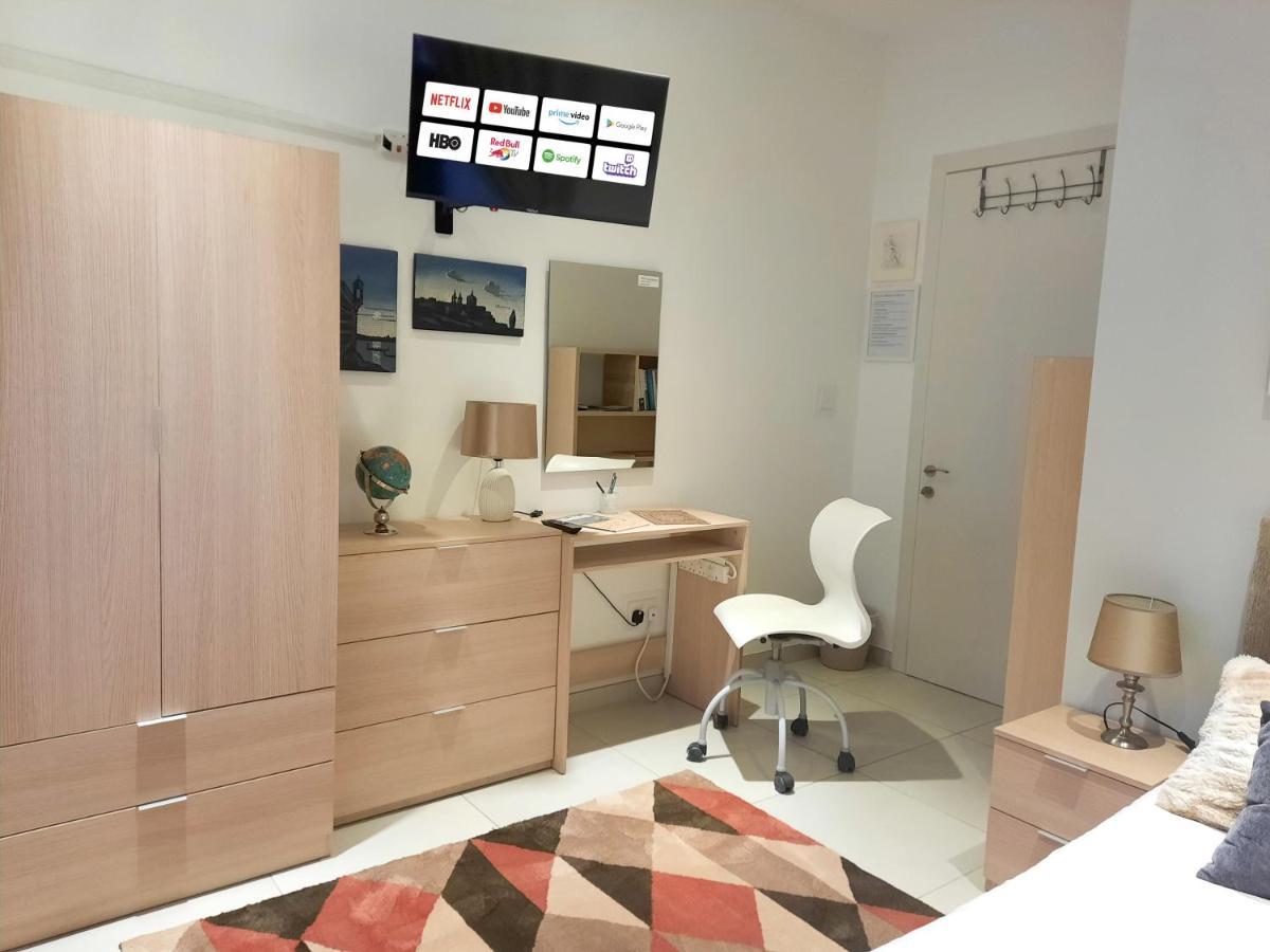 Cozy Rooms - Great Bus Connections - Free Parking Mosta Exterior foto